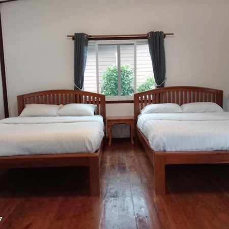 Koh Ngai Seafood Hotel Phòng bức ảnh