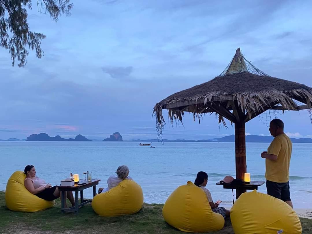 Koh Ngai Seafood Hotel Phòng bức ảnh